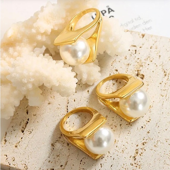 New Arrival!! Statement Maker Pearl Ring- Big and Bold - SZ 6 - Picture 2 of 9